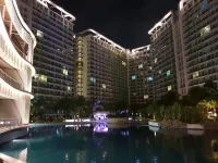 Azure Luxury City Suites by Vacationsph