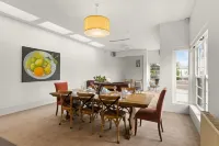 Captains Retreat Apartments and Cottages