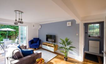 Riverwalk Apartment One
