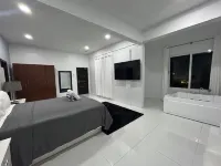 Luxury 5Bd Loft in Prime Location