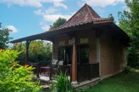 Amartya Puri Green Cottages Hotel in zona Coba Baca Public Library