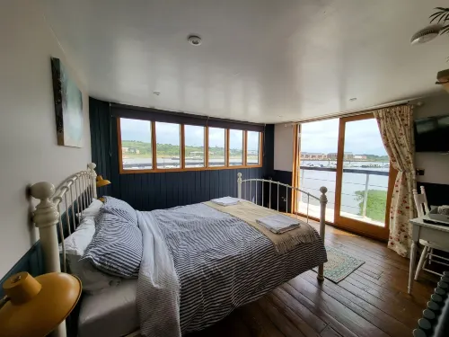 Inner Dowsing Lightship Hotel a Strood
