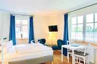 Apartments Zum Schloss Hotels in Mellenthin