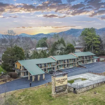 Tremont Lodge & Resort