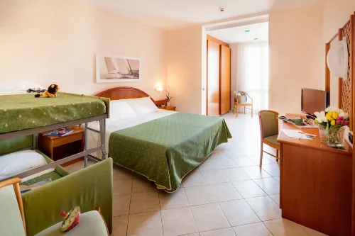Hotel Gabriella - Beach