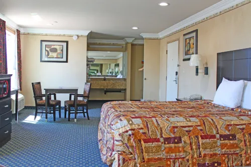 Crystal Inn Suites & Spas - Motels
