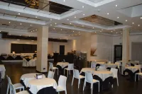 Canadian Hotel - Baarit