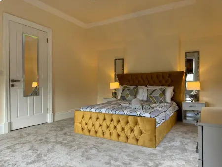 3 Bed - Sleeps 7 - Free Parking - Central Location Отели рядом с достопримечательностью «Burnside Blairbeth Church»