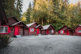 Gateway Inn & Cabins