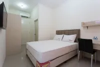 RedDoorz Plus near Siloam Karawaci - 3-Star