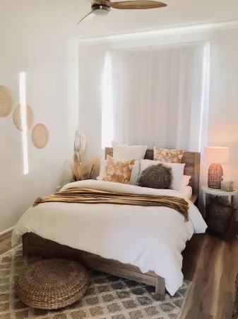 Calm and coastal self contained unit in the heart of Merewether Отели в г. Мерюэтер