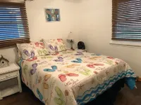 Beach house with Private Heated Pool, Jacuzzi, Firepit. Steps to beach and park. - Wifi