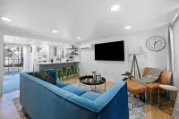 Pet-Friendly Luxury Retreat: Two Bedroom, Two Bathroom Oasis with King Beds.