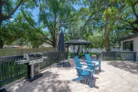 Riverhills Luxury Escape Pool, Firepit 13+ Beds