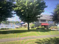 Renovated Home in Heart of Bemus Point, Large Yard-Fire Pit- 3-4 Bedrooms