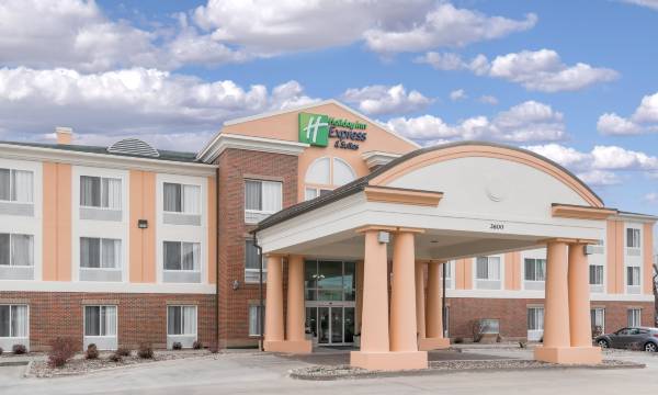 Holiday Inn Express & Suites Ames by IHG