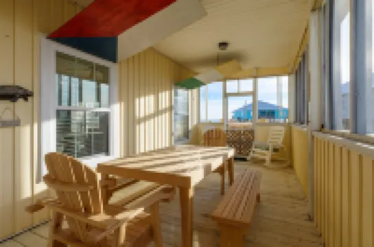 Spacious Beach House with Stunning Deck Views - Vibrant Tropical Escape