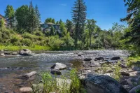 Updated condo overlooking Eagle River - minutes to Beaver Creek & Vail