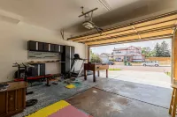 Serenity Haven - Hot Tub, Theater, Firepit, Gym, Yard