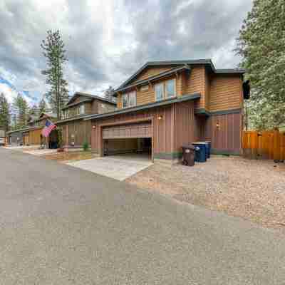 Sisters Tree View Hotel Exterior