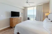 Charming home overlooking the water with hot tub, pool & sauna - near dining Hotels in Baldwin County