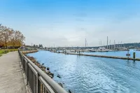 Dog-friendly apartment with bay views & balcony - walk to waterfront Hotels in Poulsbo