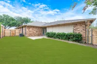 Chic Retreat - WiFi, Central, Minutes to Amenities Hotels in Mesquite