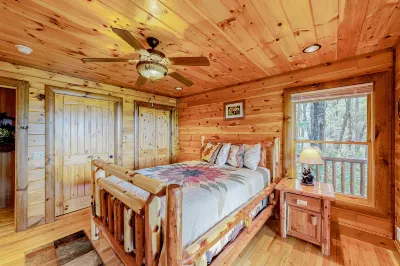 Snowbird-Friendly Lodge w/Scenic Deck, Game Room, Hot Tub, High-Speed WiFi