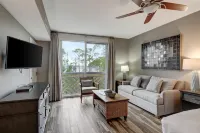 Kitchenette and Lagoon-Style Pool Access - Charming Inviting Hotels in Walton County
