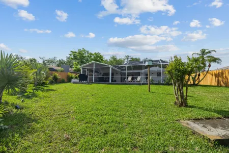 Heated Pool and Outdoor Oasis - Charming Getaway Retreat Отели в г. Джесмайн-Истейтс