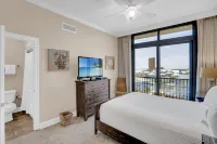 Gulf Front Views and Resort-Style Amenities - Luxurious Coastal Retreat