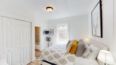 Charming Heritage Home with Eclectic Yard - Cozy Downtown Escape Hotels near California Historical Landmark 780-6: Transcontinental Railroad in Truckee