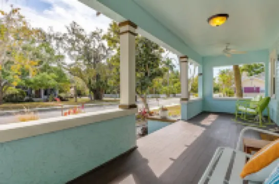 Charming Retreat - Covered Pool, Outdoor Grill, Games