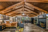 Hot Tub, Firepit and Scenic Outdoor Retreat - Charming Escape