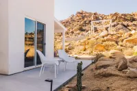 Epic Saltwater Pool and Scenic Boulder Retreat - Stunning Desert Oasis