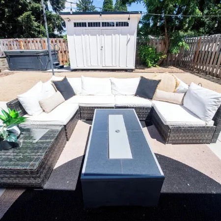 Luxury Hot Tub, Outdoor Fire Pit, Newly remodeled, Close to I-5, Walk to River
