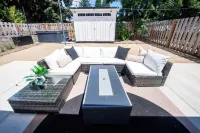 Luxury Hot Tub, Outdoor Fire Pit, Newly remodeled, Close to I-5, Walk to River