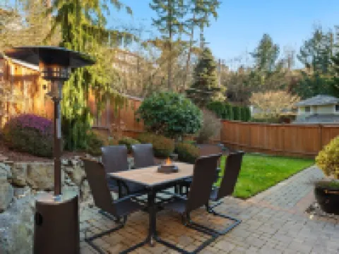 Ultimate Group Getaway: Near Ferry, Hot Tub and Games Hotels in Mukilteo