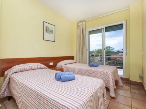 "Port Pals Sea View"