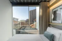 Modern Beachside Flat with Terrace