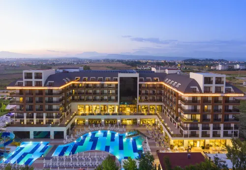 Glamour Resort & Spa