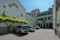 Hotel Mantegna Stazione - parking