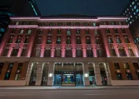 梅特卡夫飯店 Fossil Realm附近的飯店