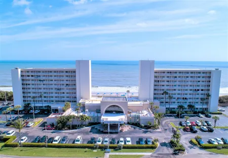 DoubleTree Suites by Hilton Melbourne Beach Oceanfront