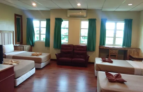 託克峇里島金龍魚酒店