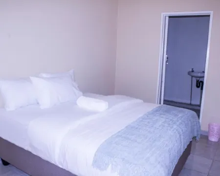 Royal Guest House Hotels in Harare