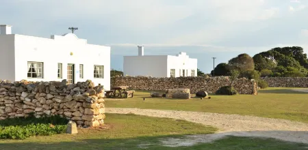 De Hoop Equipped Cottages