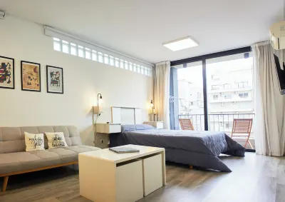 Monroe Suites فنادق في Vicente Lopez