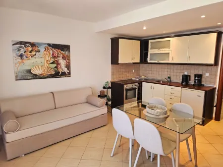 Corfu Glyfada Menigos Resort 22 Отели рядом с достопримечательностью «Glyfada Beach»