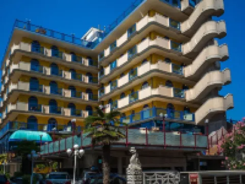 Hotel Brioni Mare イェーゾロのホテル